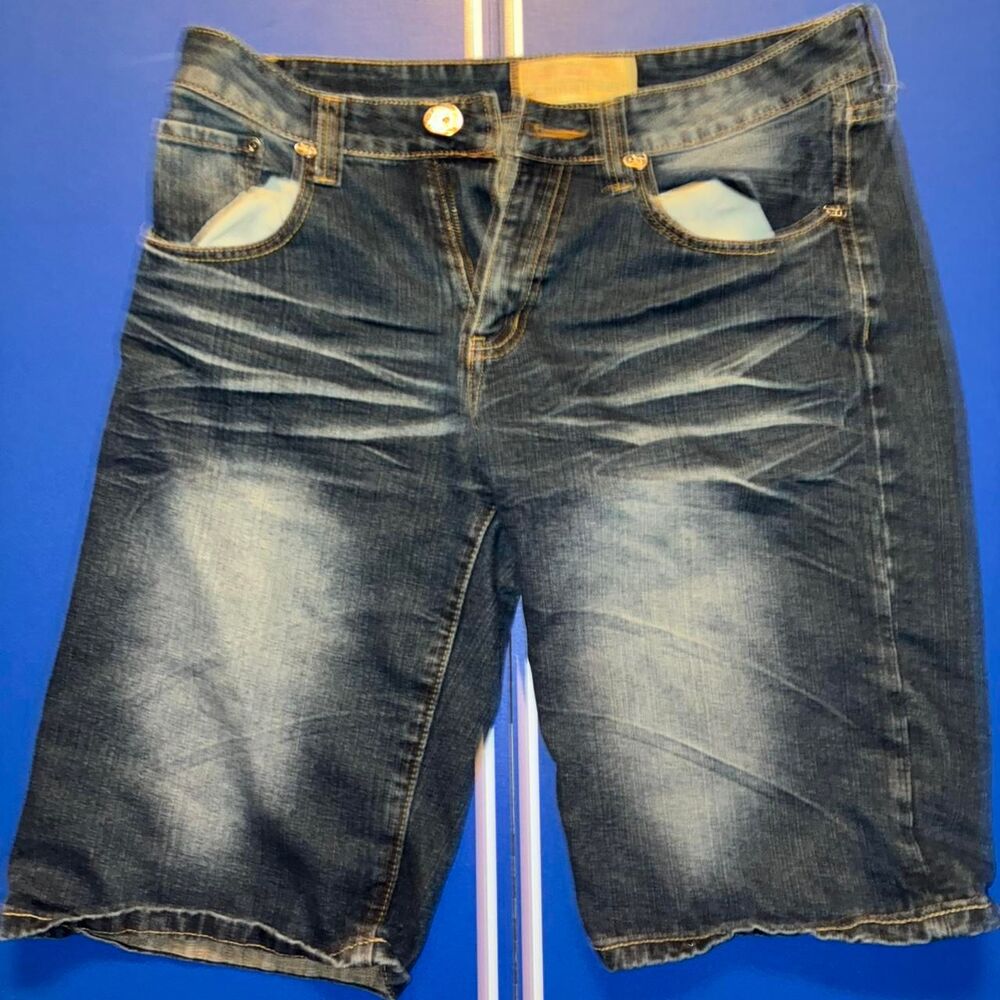 Ecko untl. dark denim baggy jorts with an awesome wash and vintage features